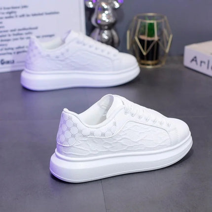 Spring Summer Men's Fashionable Lightweight Sport Shoes Thick Bottom Trendy White Sneakers Breathable Comfortable Running Shoes