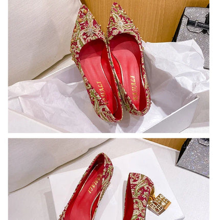 Moda di lusso Rivetto Fibbia Cintura Appartamenti Mocassino slip-on da donna Scarpe a punta Scarpe da balletto Mocassini da donna da ufficio 2025