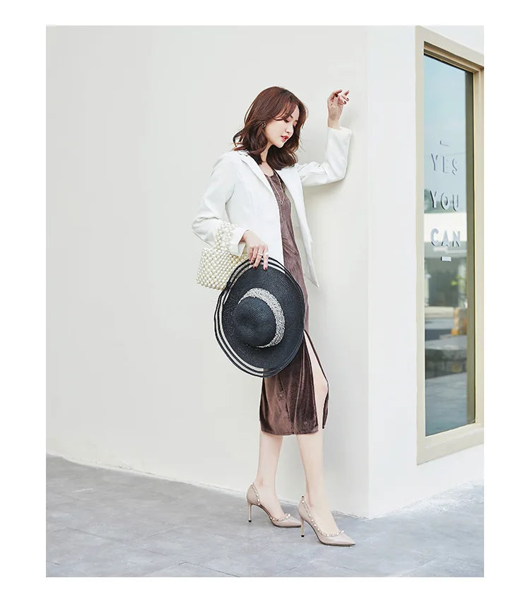 scarpe da donna di marca di lusso Sandali da donna Rivetti estivi Tacchi alti Lato vuoto Scarpe da donna da ballo in pelle moda femminile da donna
