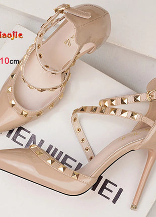 Scarpe tacco alto da donna estive in Europa e America Moda punta a punta bocca superficiale rivetto scava fuori sandali a spillo da discoteca platinumshop