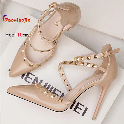 Scarpe tacco alto da donna estive in Europa e America Moda punta a punta bocca superficiale rivetto scava fuori sandali a spillo da discoteca platinumshop