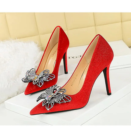 BIGTREE Scarpe Designer Nuove donne Décolleté Strass Farfalla Nodo Punta a punta Flock 10CM Tacchi sottili Scarpe da donna mature super alte