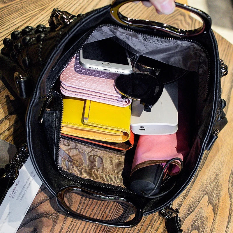 2025 new Genuine Leather Women's Handbags Fashion Soft Lady Tote Bag Shoulder Messenger Bag Large Capacity Portable Rivet Bags