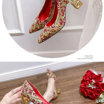 Moda di lusso Rivetto Fibbia Cintura Appartamenti Mocassino slip-on da donna Scarpe a punta Scarpe da balletto Mocassini da donna da ufficio 2025