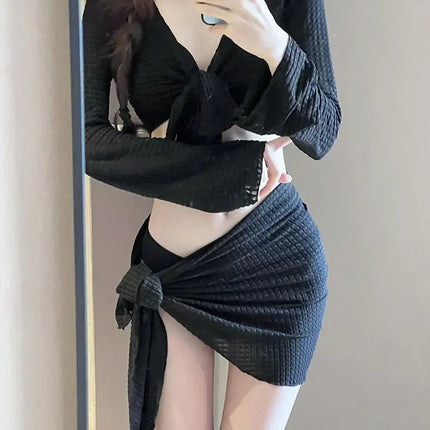 Costume da Bagno Donna 4 Pezzi Stile Coreano Bianco Nero Manica Lunga con Nodo Frontale e Gonna Copricostume 2025 – Perfetto per le Vacanze platinumshop