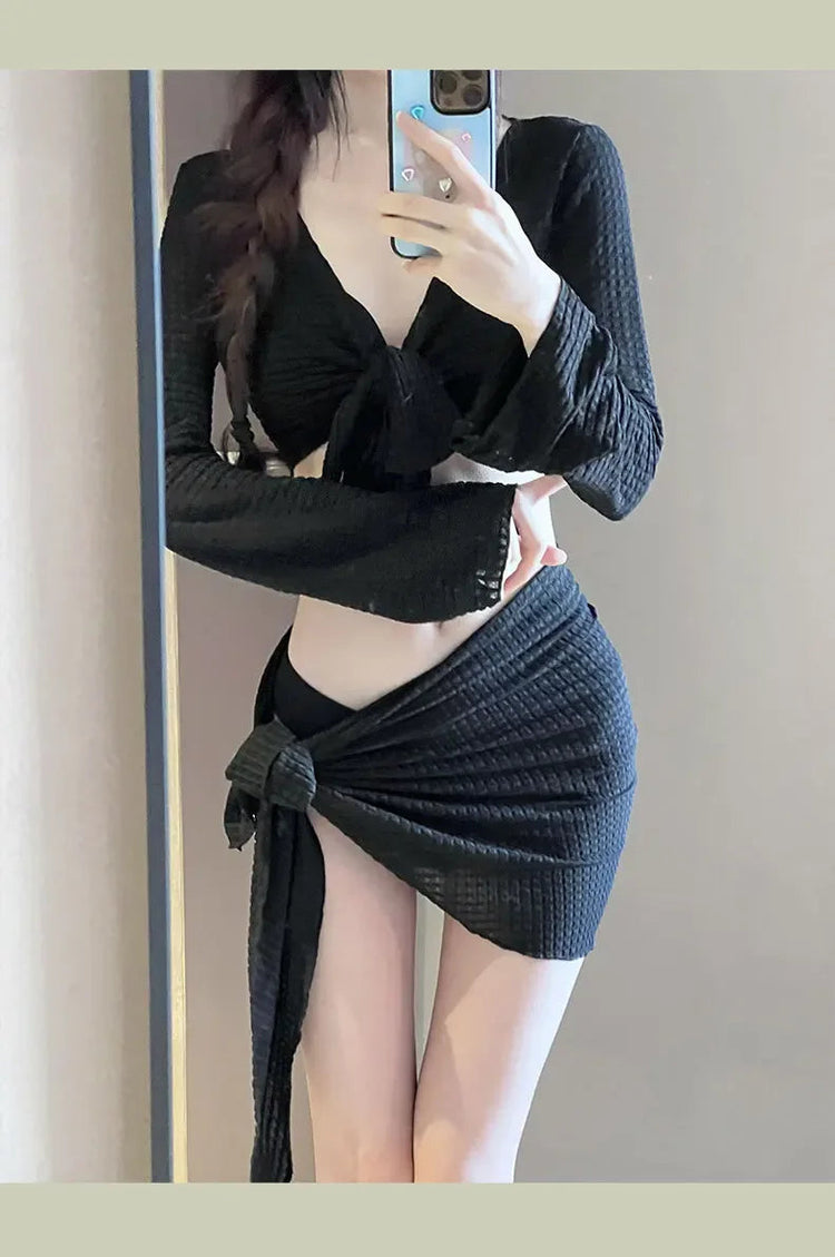 Costume da Bagno Donna 4 Pezzi Stile Coreano Bianco Nero Manica Lunga con Nodo Frontale e Gonna Copricostume 2025 – Perfetto per le Vacanze platinumshop