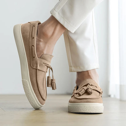 Mocassini fatti a mano in pelle scamosciata per il tempo libero Passeggiata Scarpe casual maschili Nuovo design Casual Slip on Flats Scarpe da guida versatili Mocassini