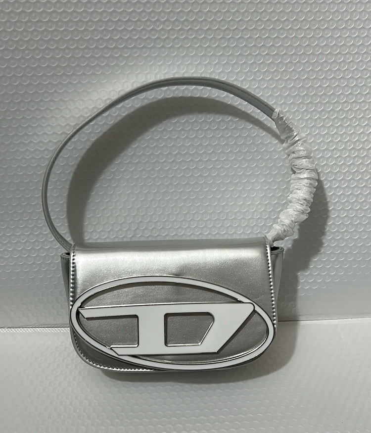 Borsa a Tracolla in Pelle PU Effetto Specchio Argento Lucido con Decorazione Ovale in Rilievo, Tracolla Staccabile, Mini Borsetta Futuristica da Donna