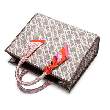 Carolina Herrera Borsa elegante e pratica di fascia alta Borsa da donna con design a lettera alla moda Borsa a tracolla di grande capacità