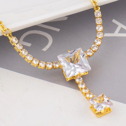 Collana con ciondolo zircone alla moda per donna Collana girocollo a catena Festa femminile Gioielli lucidi Regalo per matrimonio San Valentino