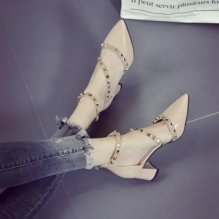 Rivetto Punta a punta Scarpe da donna sexy bianche Estate 2025 Sandali con fibbie per donna Tacchi alti Festa Matrimoni Calzature Tacco spesso H platinumshop