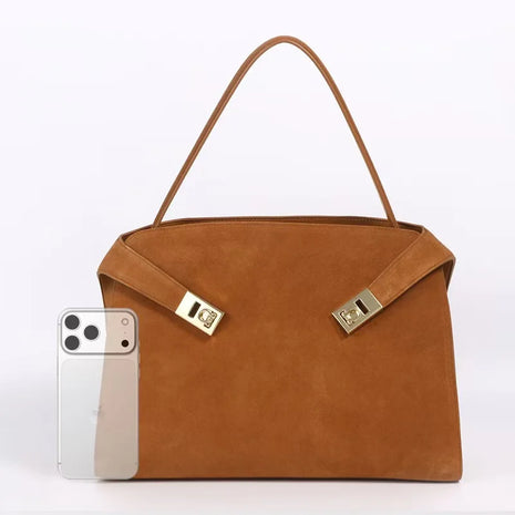 Borsa a Spalla in Ecopelle Liscia con Chiusura Decorativa in Metallo e Tracolla Laterale, Design Minimalista per Uso Quotidiano