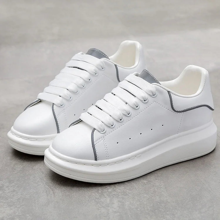 Korean Designer Shoes for Men Casual Breathable Lace-Up Oxfords Shoe Youth White Flats Platform Sneakers Street Style Footwear
