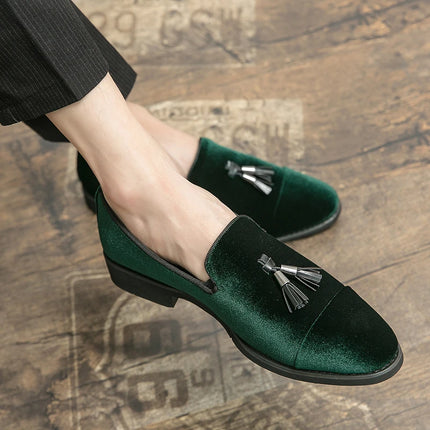 Mocassini verdi in pelle scamosciata di marca di lusso da uomo slip-on nappa scarpe da sposa in morbida pelle appartamenti scarpe da uomo scarpe casual scarpe in pelle nabuk