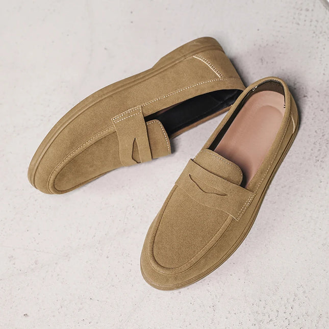 Scarpe casual da uomo in vera pelle di marca di lusso slip traspirante su scarpe da guida nere mocassini taglie forti 39-45 mocassini da uomo morbidi