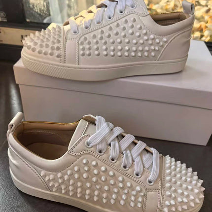 Italian Fashion Spikes Flats For Men Low Top Casual Shoes Mens White Sneakers Super Stars Style Studded Rubber Bottom Shoes