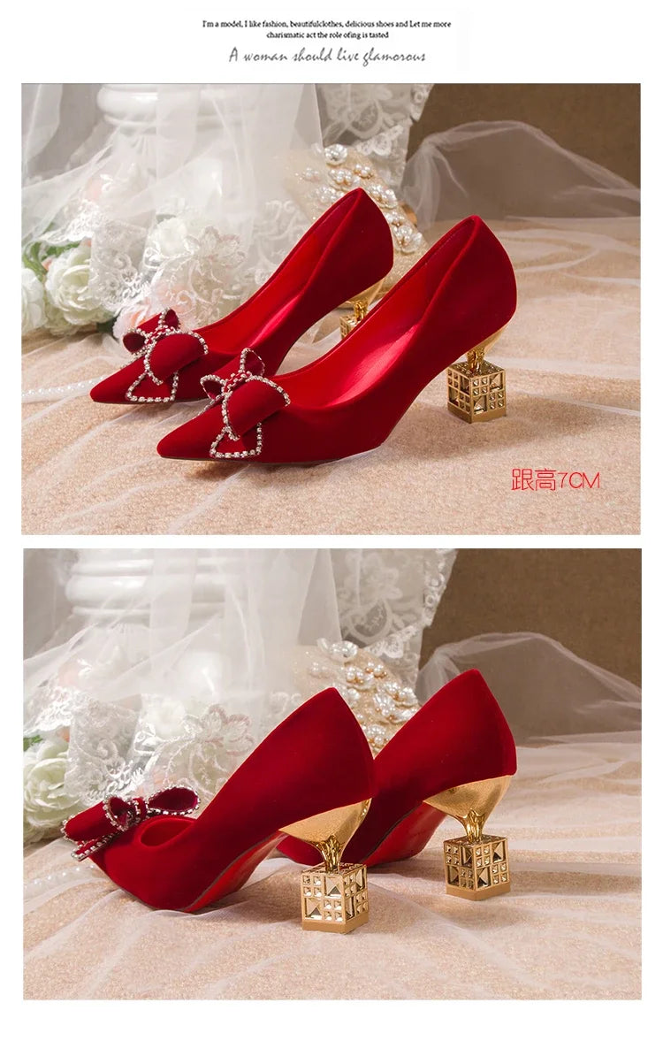 Moda di lusso Rivetto Fibbia Cintura Appartamenti Mocassino slip-on da donna Scarpe a punta Scarpe da balletto Mocassini da donna da ufficio 2025