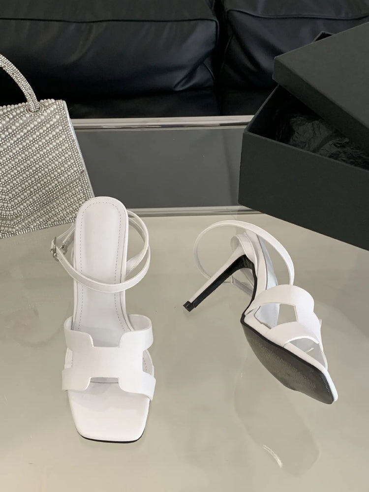 Alionly 2026 Nuova Moda Estiva Sandali Open Toe Donne Fibbia In Metallo Banda Stretta Sottile Tacco Basso Gladiatore Scarpe Da Festa