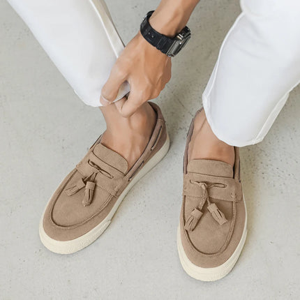 Mocassini fatti a mano in pelle scamosciata per il tempo libero Passeggiata Scarpe casual maschili Nuovo design Casual Slip on Flats Scarpe da guida versatili Mocassini