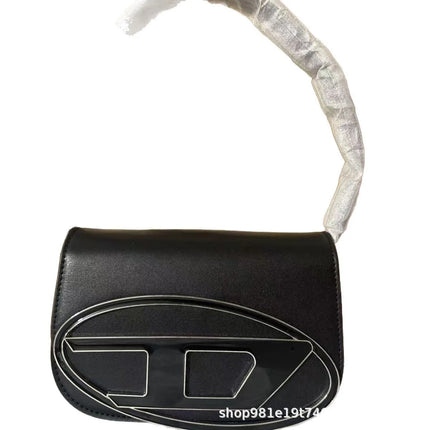 Borsa a Tracolla in Pelle PU Effetto Specchio Argento Lucido con Decorazione Ovale in Rilievo, Tracolla Staccabile, Mini Borsetta Futuristica da Donna