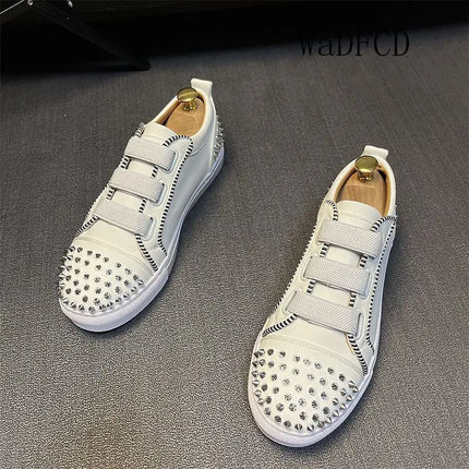 Sneaker Casual Men Designer Rivet Board Shoes Fashion Split Leather Upper Flat Platform White Shoes High Top Nightclub Shoes