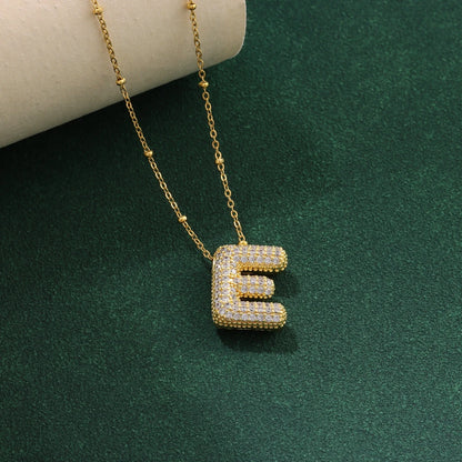 Nuove collane di lusso in acciaio inossidabile con 26 lettere inglesi in cristallo di zircone per le donne Commercio all'ingrosso di gioielli con catena girocollo femminile alla moda