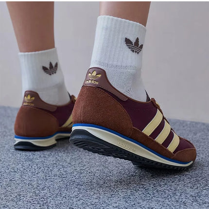 Scarpe casual basse basse da donna originali Adidas IE3425