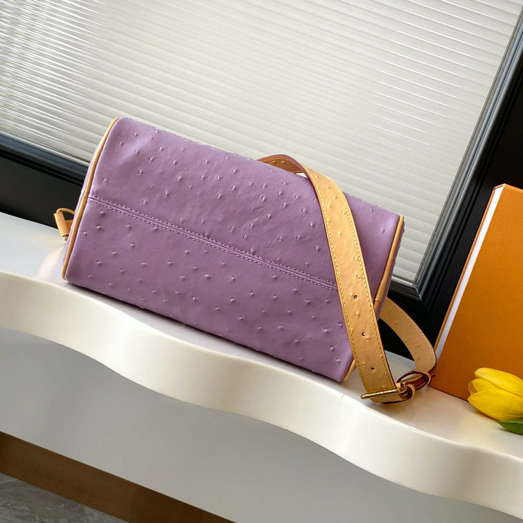 Mini Borsa Boston in Pelle Goffrata Effetto Struzzo Color Lavanda, Borsa di Lusso Multiuso