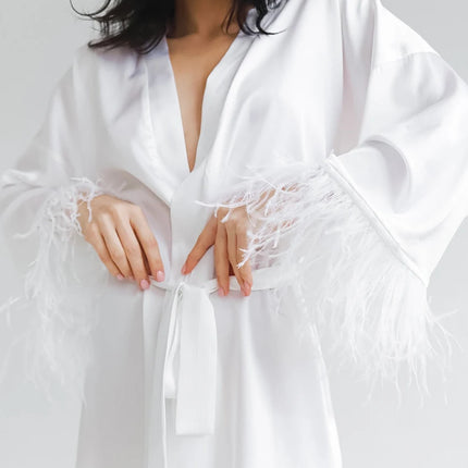 Accappatoi di piume Mini abito sexy in raso a maniche lunghe Vestaglia allentata per le donne Abito da sposa bianco Abiti da sposa neri