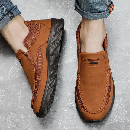 Scarpe Casual in pelle da uomo mocassini traspiranti Sneakers da uomo 2024 nuove scarpe da ginnastica piatte in pelle comode da uomo scarpe da uomo
