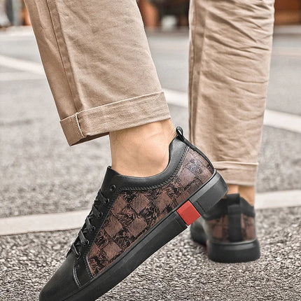 Europe New Shoes for Men Genuine Leather Casual Shoes Cool Black Flat Skateboard Shoes Street Fashion Sneakers