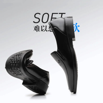 Scarpe in pelle Scarpe da lavoro da uomo Mocassini di marca di lusso Mocassini eleganti Slip traspiranti su scarpe da guida nere Scarpe formali maschili