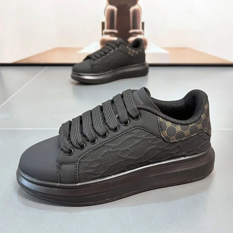 Spring Summer Men's Fashionable Lightweight Sport Shoes Thick Bottom Trendy White Sneakers Breathable Comfortable Running Shoes
