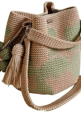 Borsa a tracolla da donna in stile boho, realizzata a mano con lavorazione all'uncinetto, decorata con fiori, cordoncino, occhielli metallici e nappe floreali, ideale per l'uso quotidiano, la spiaggia e le attività all'apert
