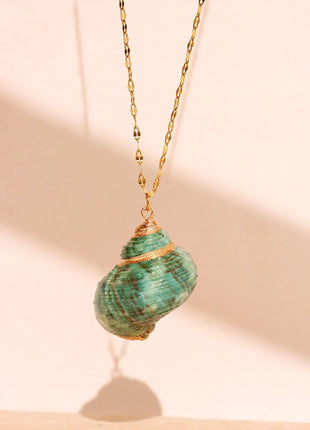 Retro Gold-Tone Shell Pendant Necklace Unique Layered DIY Fashion Jewelry for Women Perfect for Beach Vacations Gift Idea PlatiNum