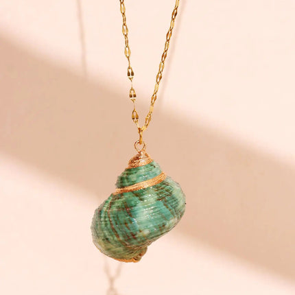 Retro Gold-Tone Shell Pendant Necklace Unique Layered DIY Fashion Jewelry for Women Perfect for Beach Vacations Gift Idea PlatiNum