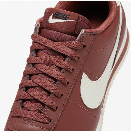 Scarpe sportive casual retrò da donna in vera pelle Cortez di Nike DN1791-201