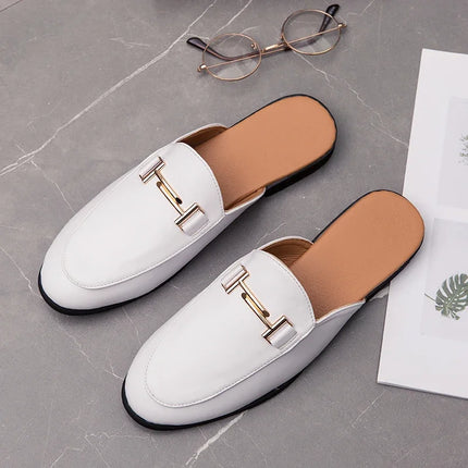 Mezze pantofole da uomo di moda 2022 Scarpe da uomo in pelle di alta qualità Muli classici Mezze scarpe antiscivolo Uomo Estate Mocassini bianchi