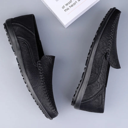 Scarpe da uomo Casual in pelle scavano mocassini da uomo traspiranti Slip on scarpe da guida mocassini da uomo italiani di lusso Plus Size 38-47
