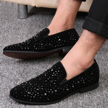 Scarpe eleganti da uomo Mocassini neri a punta di lusso Scarpe con paillettes in metallo denim Scarpe da sposa per feste da uomo di alta qualità Novità