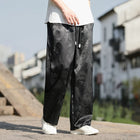 Pantaloni a gamba larga moda vintage da uomo in tessuto di seta di ghiaccio pantaloni estivi casual larghi pantaloni traspiranti con motivo drago sutil da uomo 5XL