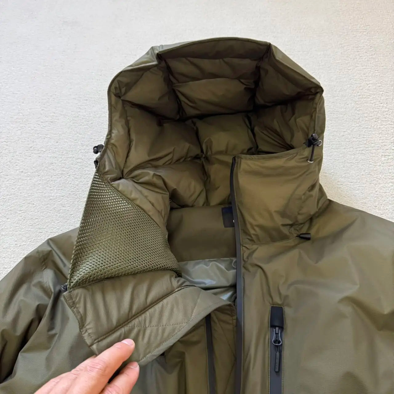 NANGA × EM Piumino termico con cappuccio impermeabile funzionale per esterni