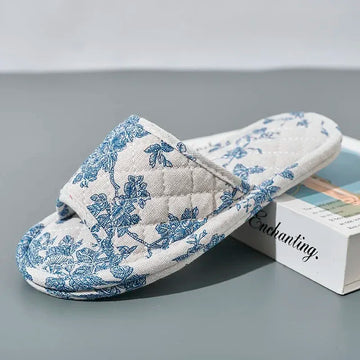 Nuove pantofole da casa Scarpe da pavimento floreali in morbido cotone Pantofole da interno antiscivolo leggere alla moda Pantofole da coppia per camera da letto