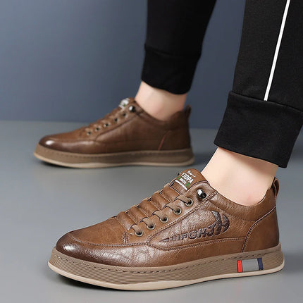 Scarpe casual da uomo alla moda Scarpe semplici da uomo retrò in vera pelle Scarpe da lavoro formali eleganti per pendolari Mocassini con consegna gratuita