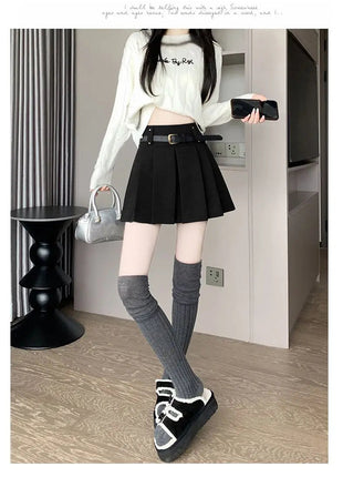 Autumn and Winter 2025 New High-waisted A-line Skirt College Style Sweet Versatile Woolen Pleated Skirt PlatiNum