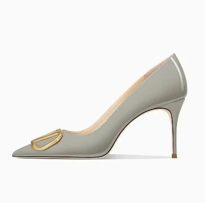 Décolleté alla moda con tacco alto grigio brillante con fibbia a V Sandali primaverili estivi Tacchi a punta in vera pelle