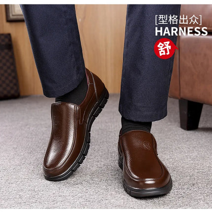 Scarpe estive nuove da uomo in pelle con suola morbida Scarpe basse casual Scarpe da passeggio per esterni Scarpe comode in morbida pelle alla moda Mocassini