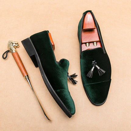 Mocassini verdi in pelle scamosciata di marca di lusso da uomo slip-on nappa scarpe da sposa in morbida pelle appartamenti scarpe da uomo scarpe casual scarpe in pelle nabuk