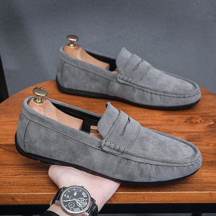 Nuovi mocassini da uomo, scarpe casual leggere e traspiranti, scarpe da guida piatte da uomo, scarpe da lavoro slip-on con suola morbida