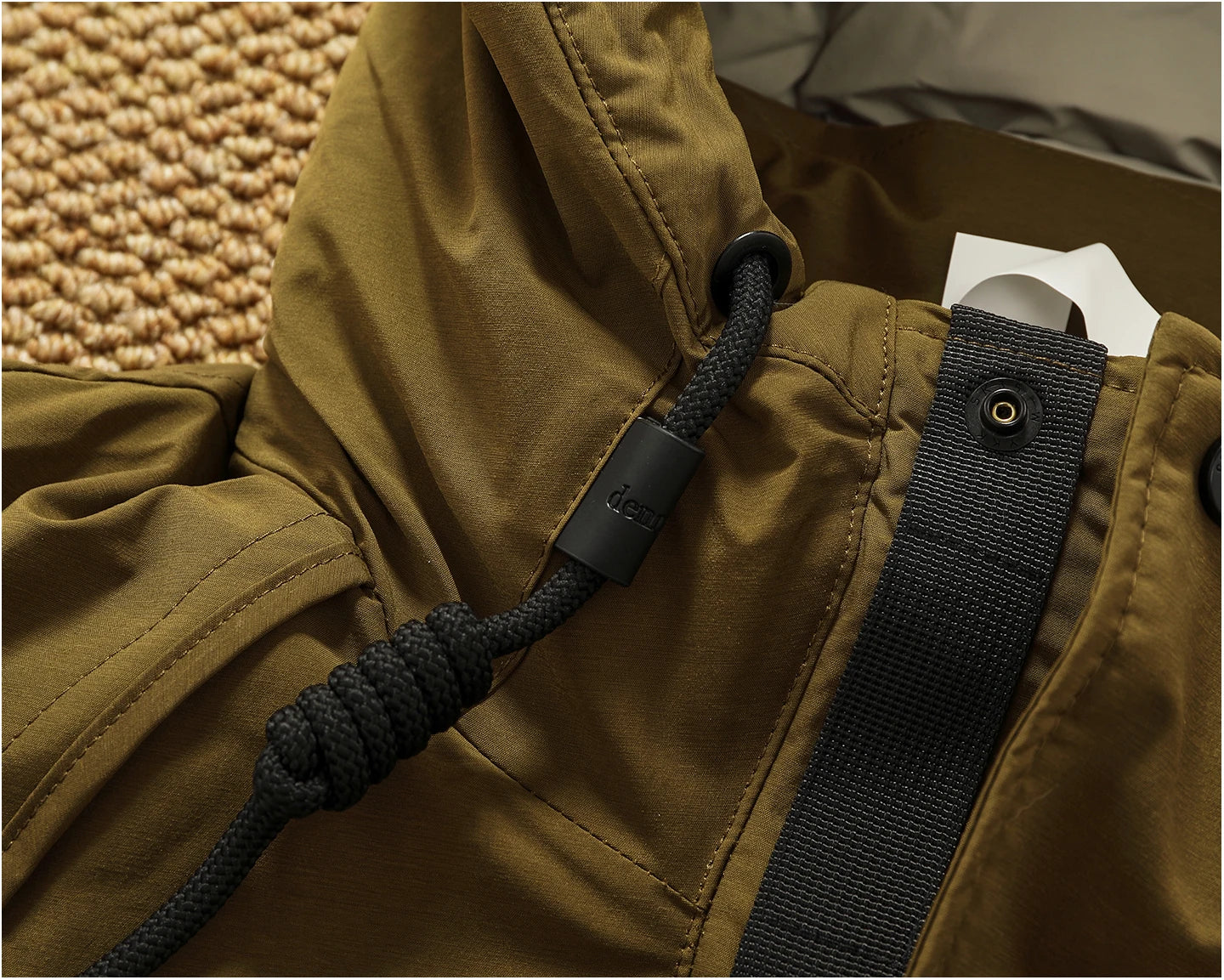 Piumino cargo imbottito in piuma d'anatra di media lunghezza retrò americano nuovo inverno con cappuccio Trench oversize spesso alla moda da uomo